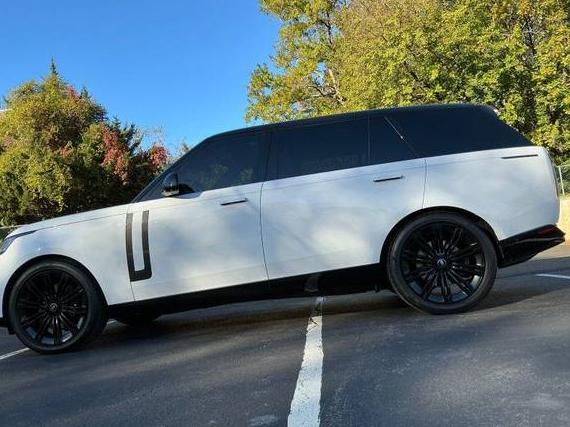 LAND ROVER RANGE ROVER 2023 SALKPBE79PA020699 image